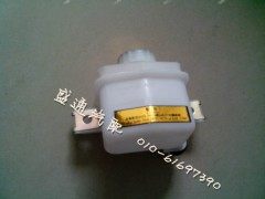 ,离合器油壶 戴姆勒欧曼etx汽车配件 欧曼原厂刹车油杯 白色塑料罐,北京盛通恒运汽车配件销售中心