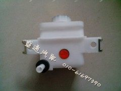 ,离合器油壶 戴姆勒欧曼etx汽车配件 欧曼原厂刹车油杯 白色塑料罐,北京盛通恒运汽车配件销售中心