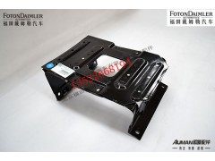 F1B24984504106,下脚踏板护罩支架总成(右),北京源盛欧曼汽车配件有限公司