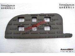 F1B24984504126,中踏板垫(右),北京源盛欧曼汽车配件有限公司