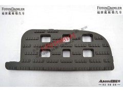F1B24984504127,下踏板垫(左),北京源盛欧曼汽车配件有限公司