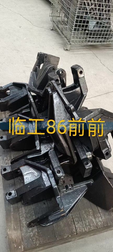 临工MT86 27120106171前簧前支架