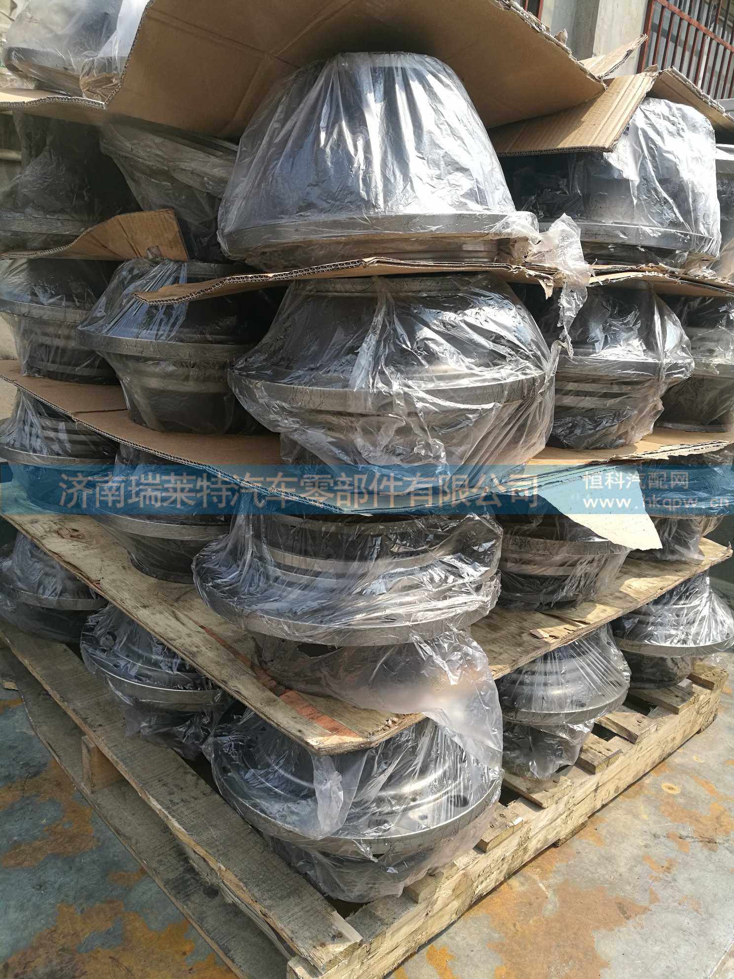 重汽豪沃08款后轮毂AZ9231340909  特价