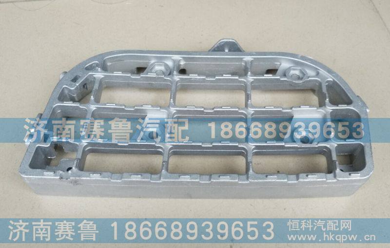 D7B右下防滑板WG1684240704