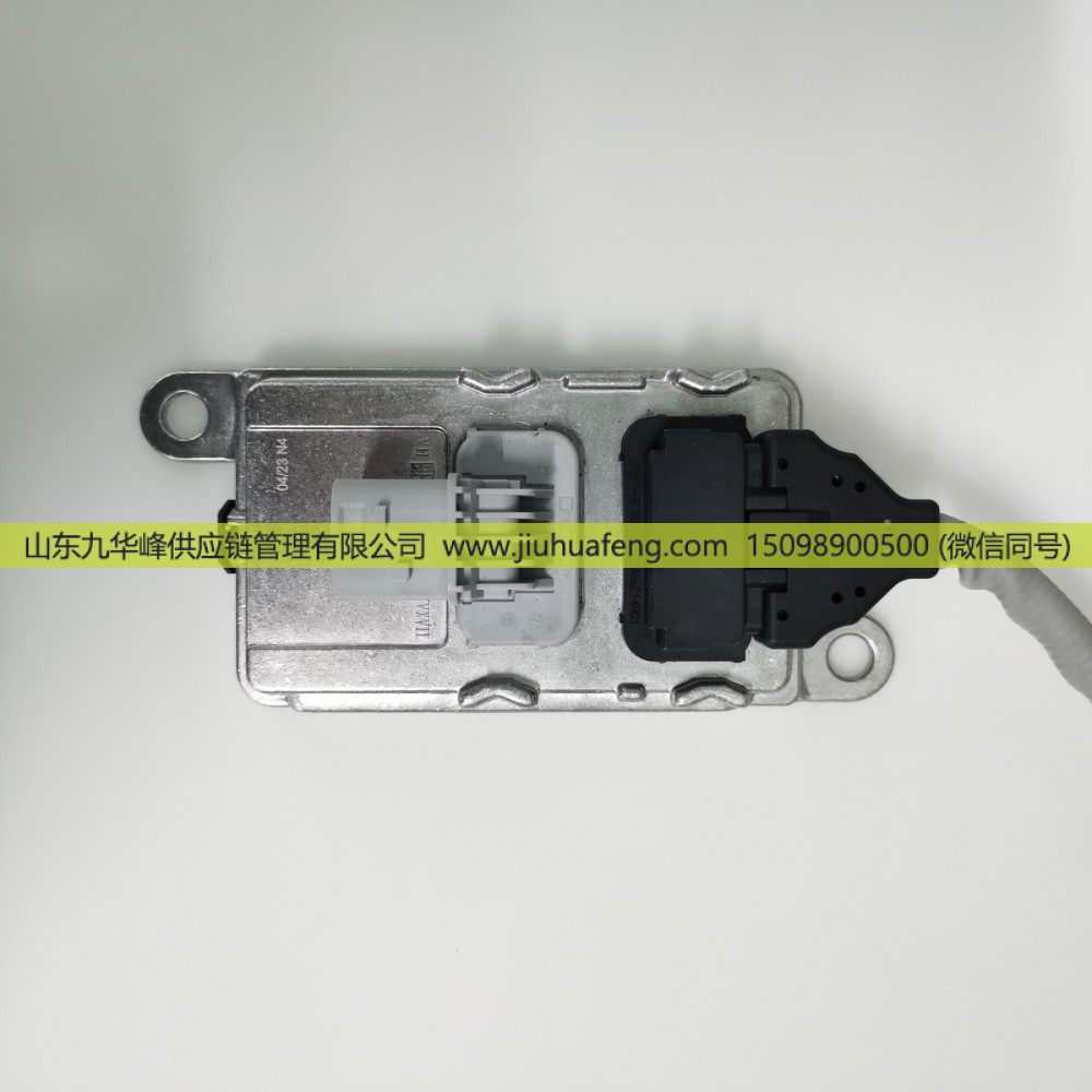 氮氧传感器 NOX Sensor A0101531628 5WK97331A 方4针 24V 适用于奔驰卡车Mercedes-Benz Truck/A0101531628 5WK97331A