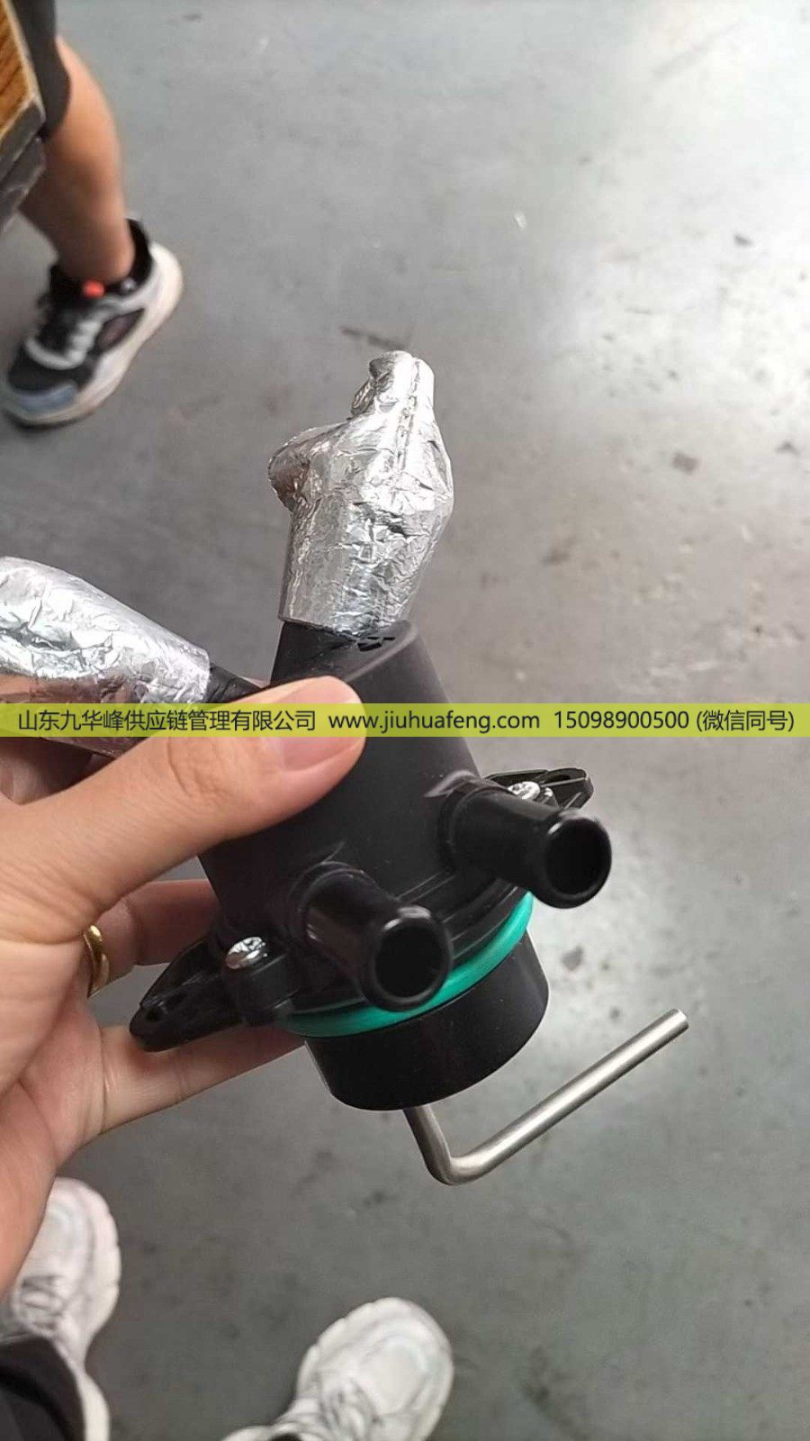 五十铃尿素箱专用四通接头原厂件
