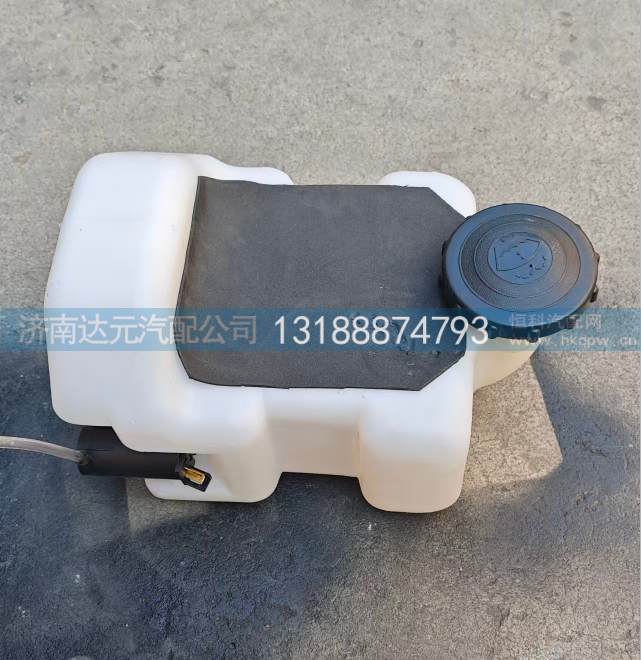 1642860011,豪沃08款喷水壶,济南达元汽配公司