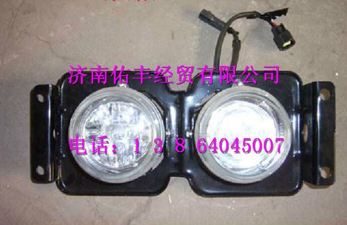 重汽豪沃右前组合灯总成WG9719720006