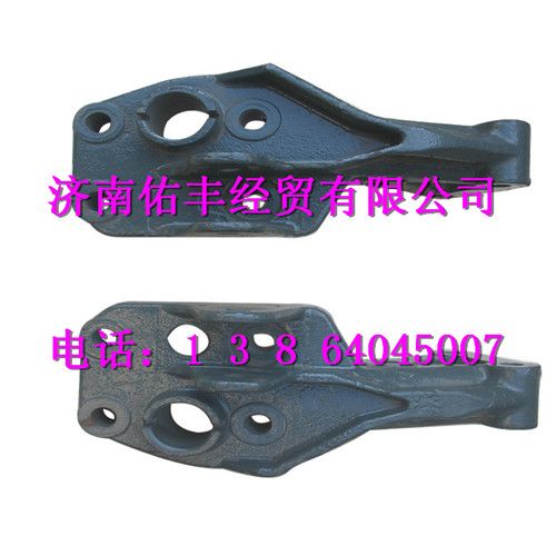 重汽豪沃A7驾驶室后悬左下支架AZ1664440011