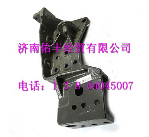 重汽豪沃A7驾驶室前悬左下支架AZ1664430051