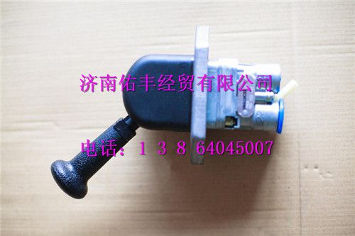 重汽豪沃A7二孔手制动阀WG9000360522