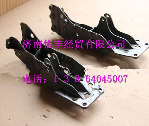 重汽豪沃09款液压锁下支架右WG1642440082