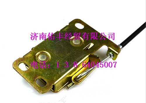 重汽豪沃A7右工具箱锁WG1664291016