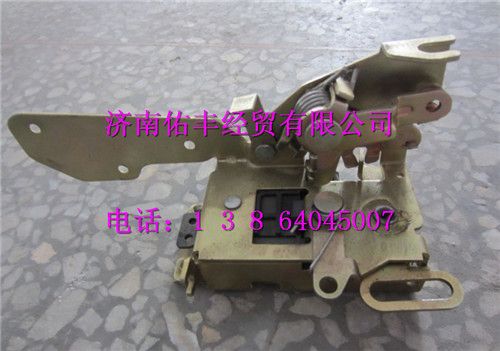 重汽豪沃A7车门锁体WG1664340008