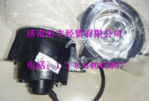 重汽豪沃T5G右雾灯WG9925721010