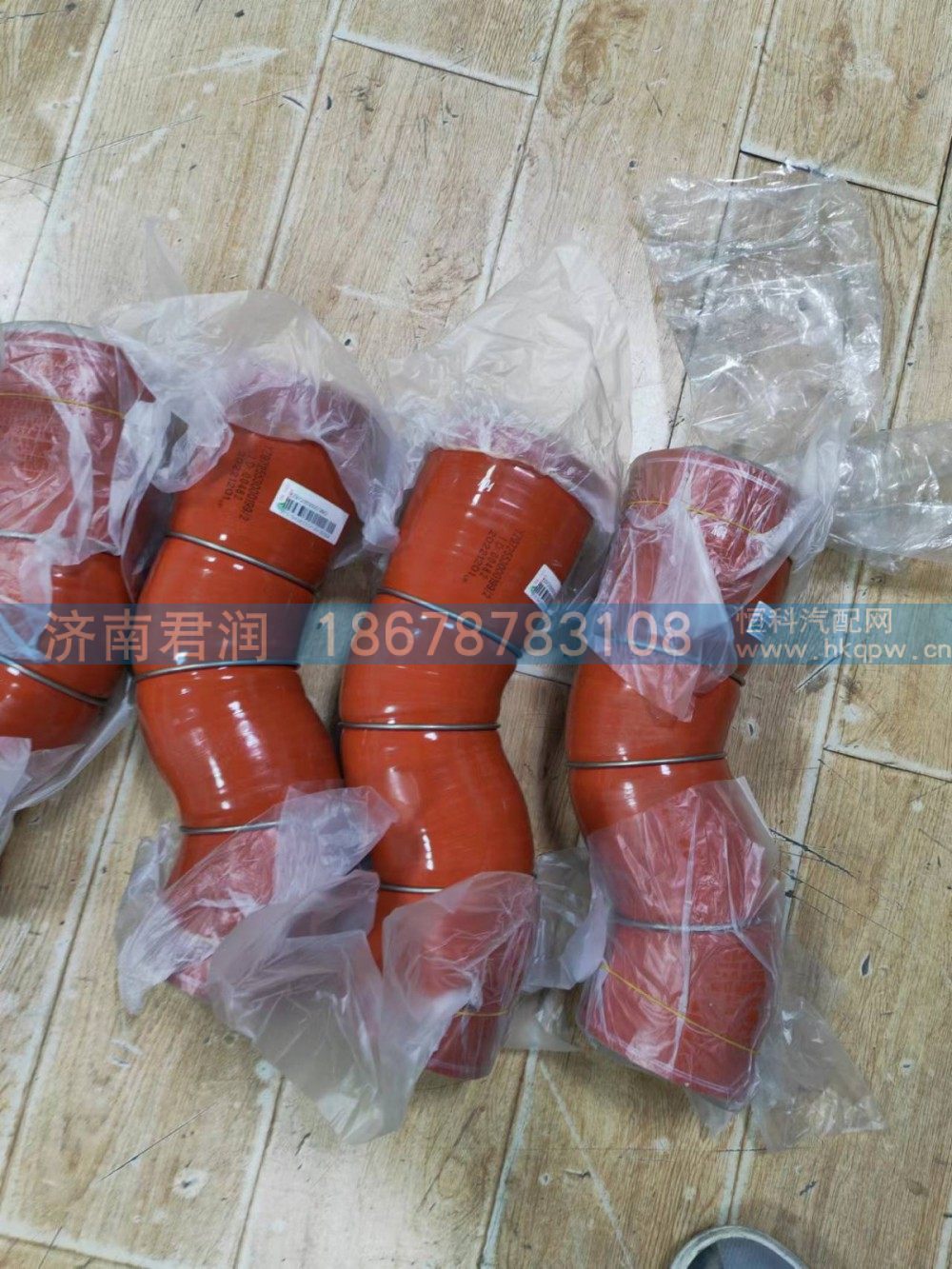 YZ972553000199,中冷器出气胶管,济南君润汽配有限公司