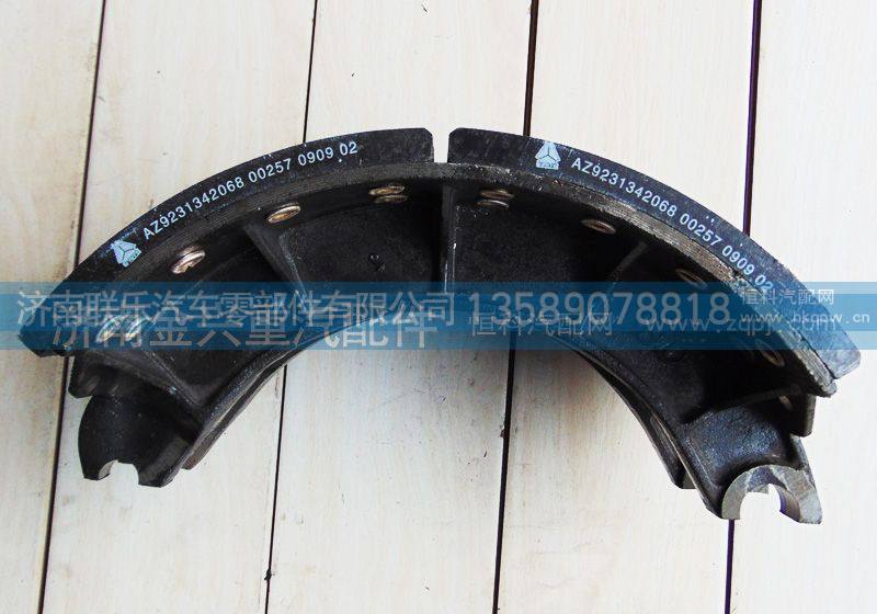WG9231342070,后制动蹄总成,济南联乐汽车零部件有限公司