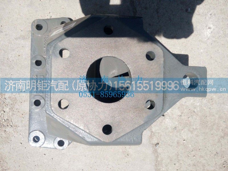 WG9925520035板簧前左支架