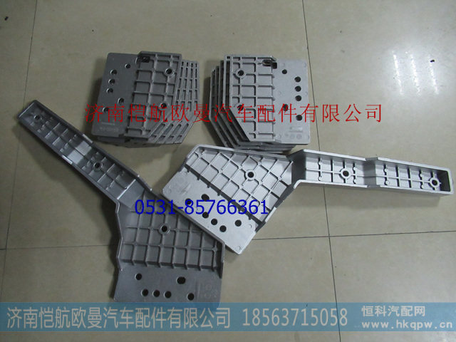 H4831020901A0,雾灯框支架EST右中,济南恺航欧曼汽车配件有限公司