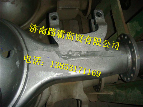 重汽豪沃中桥壳橡胶悬架