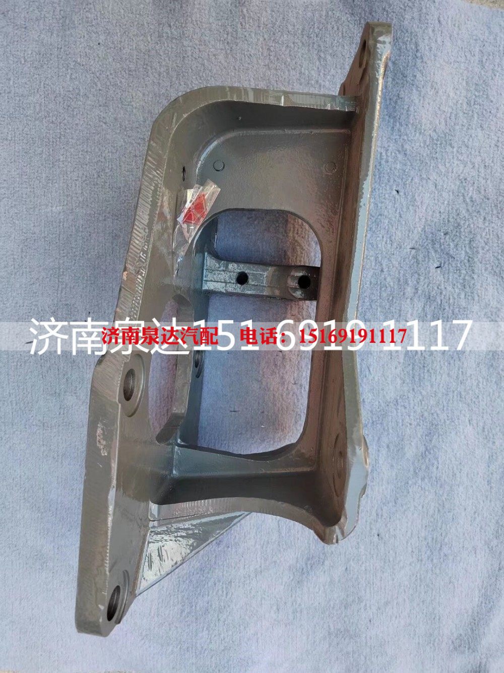 重汽豪沃右置车右驾车动力转向器支架方向机支架转向机支架