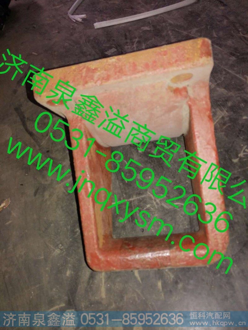 150240100017,LC300桥弹簧滑板中左后右,济南泉鑫溢商贸有限公司