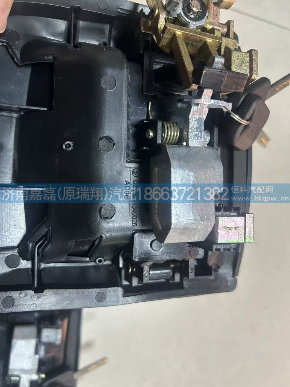 （左）DZ15221340015    （右）DZ15221340025,新M3000车门外把手,济南嘉磊汽车配件有限公司(原济南瑞翔)