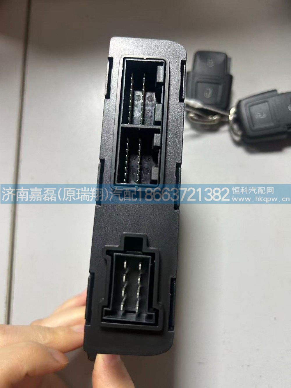 712W28230-6032,司机侧车门控制器(TX高配/卧铺开关/马步奇),济南嘉磊汽车配件有限公司(原济南瑞翔)