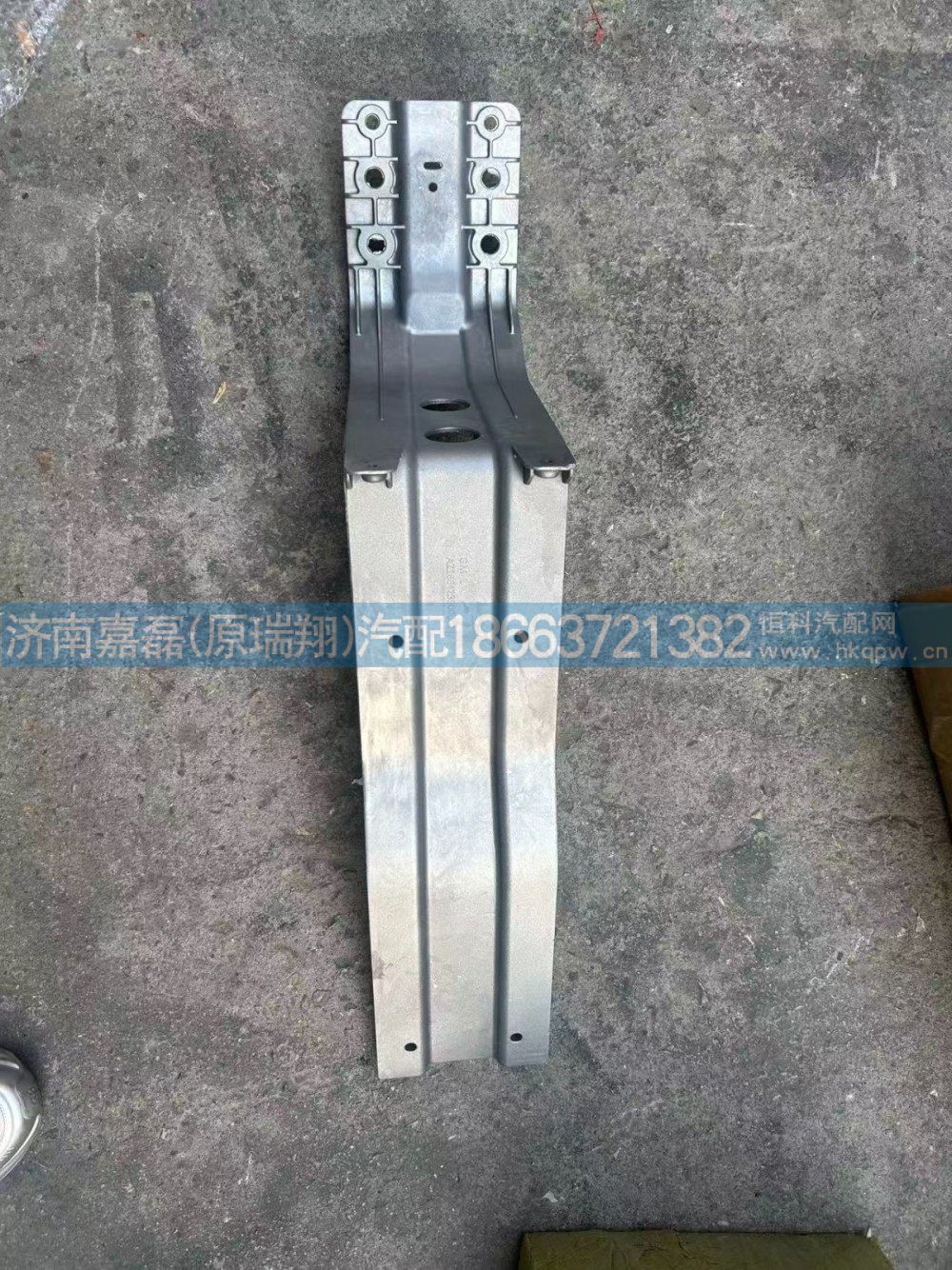 AZ166423900001,左翼子板主支架（铸铝）,济南嘉磊汽车配件有限公司(原济南瑞翔)
