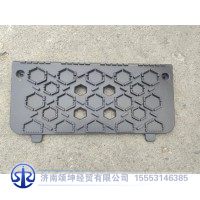 DZ16231240045  左上车踏板（三）
