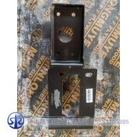 LZ970493000078     保险杠右支架总成