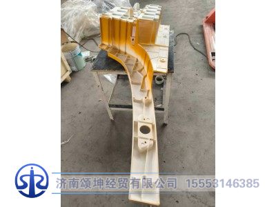 JSS005656403,右侧二级踏步本体,济南颂坤经贸有限公司