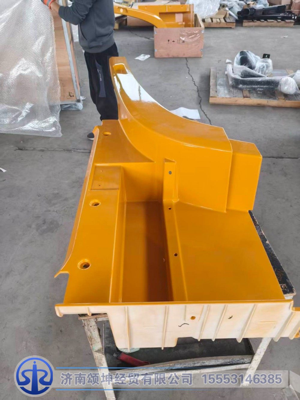 JSS005656405,左侧二级踏步本体,济南颂坤经贸有限公司