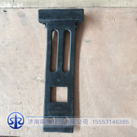WG9925954015   挡泥板橡胶拉带