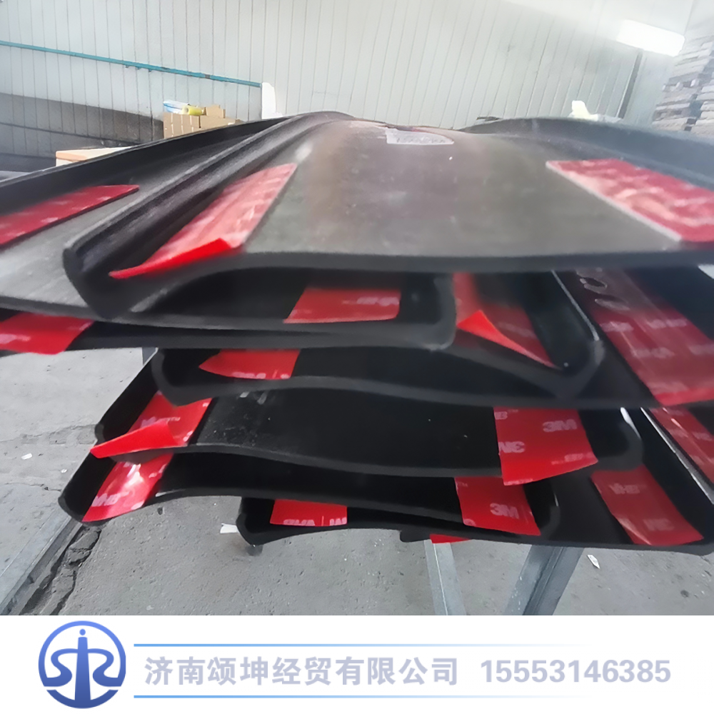 WG9X25550215,支架垫带,济南颂坤经贸有限公司