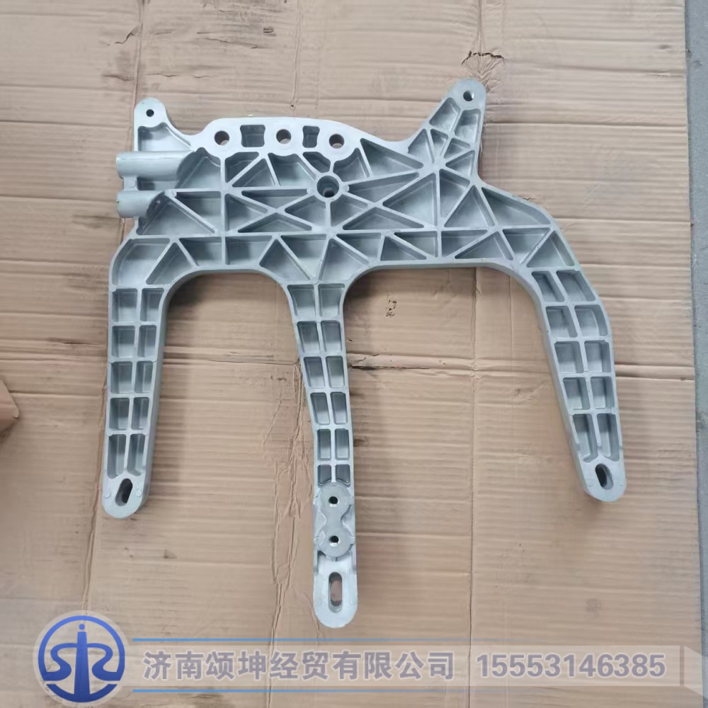 AZ963193000062,提升保险杠右支架,济南颂坤经贸有限公司