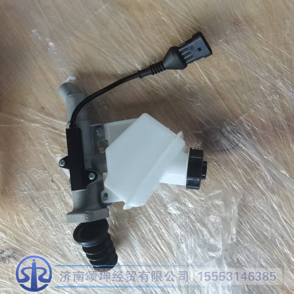 NXG1604WLAM111-010/451600073    离合器总泵带油壶总成