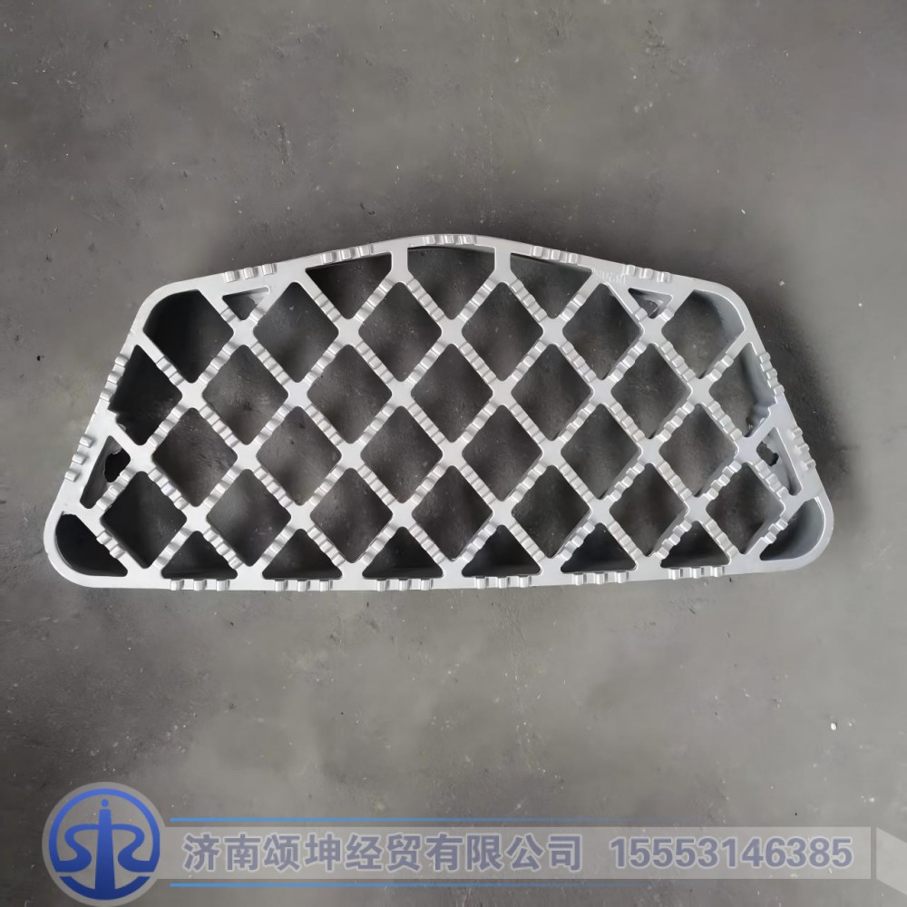 WG1664238205   翼子板防滑板(铸铝)