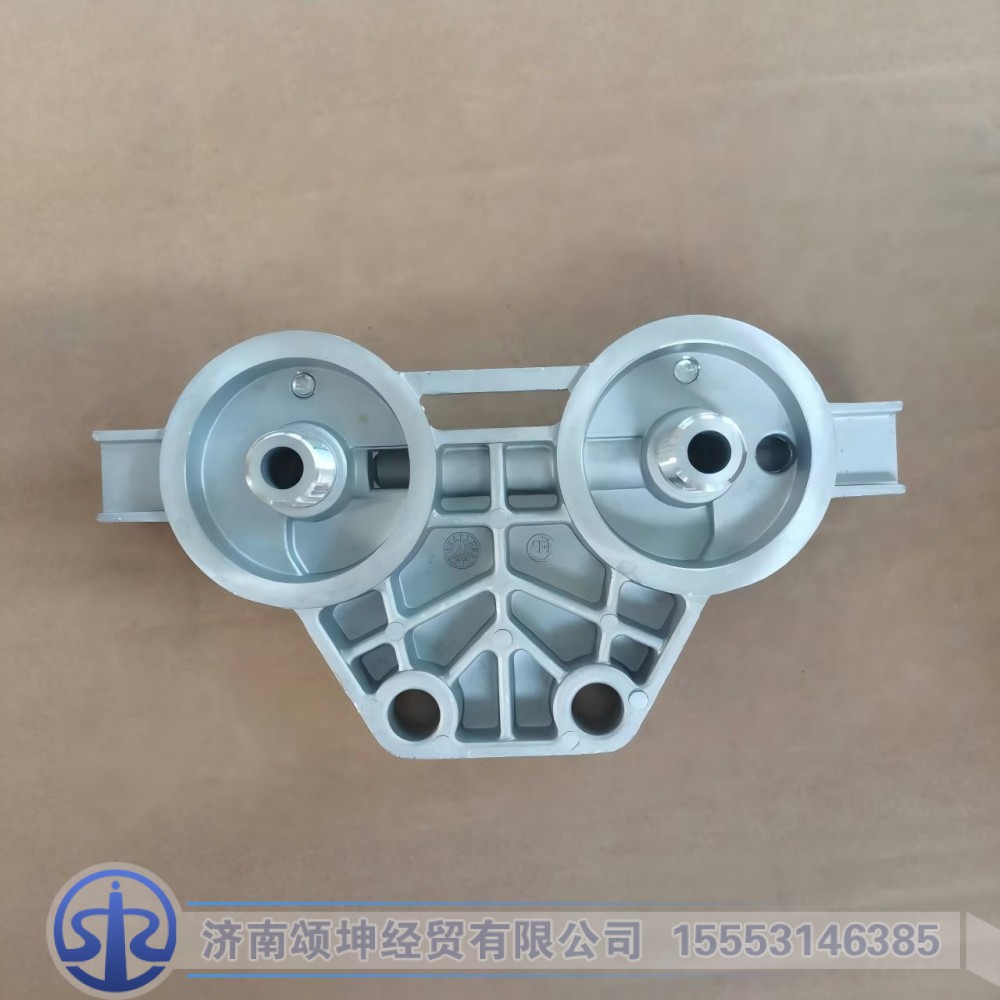 612600082597,柴滤底座（配81334）,济南颂坤经贸有限公司