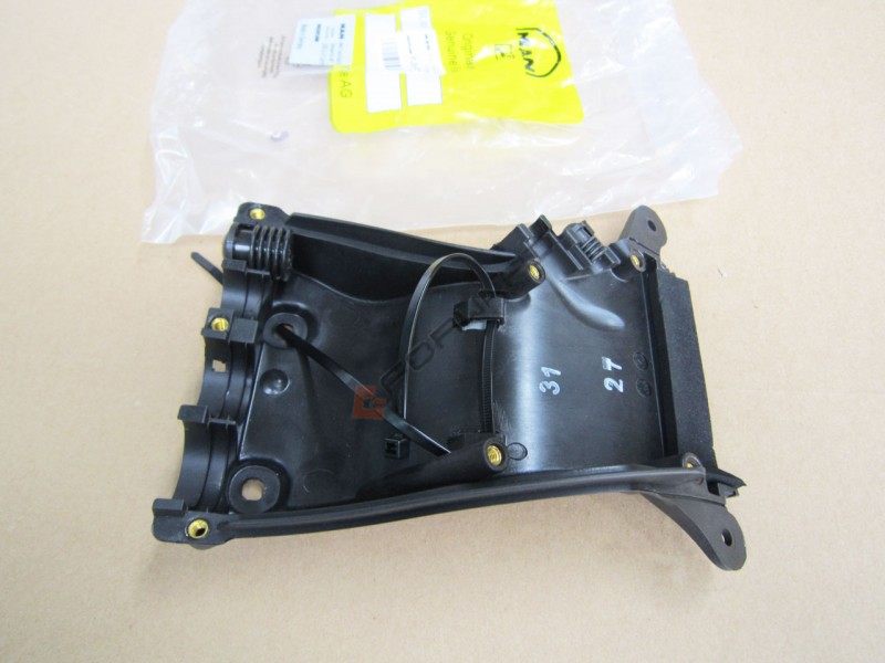 81.25424.5005,Right wire harness lower guide slot,济南向前汽车配件有限公司