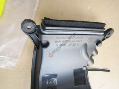 81.25424.5005,Right wire harness lower guide slot,济南向前汽车配件有限公司