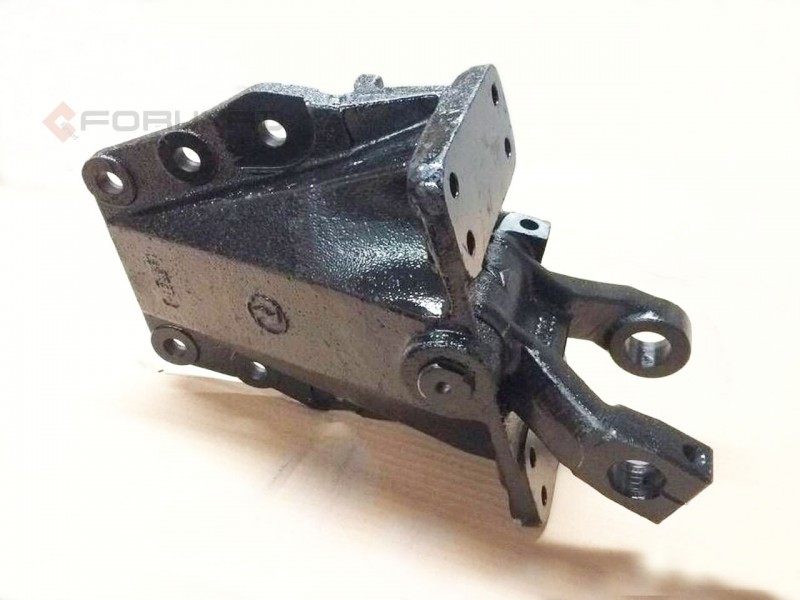 DZ9114520144,Front spring right rear bracket,济南向前汽车配件有限公司