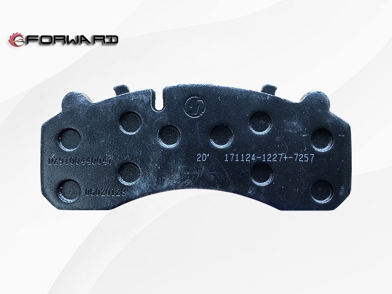 SHACMAN HANDE HDM7.3T HDM7.5T 行走钳盘式前桥 DZ9100440047 摩擦块总成