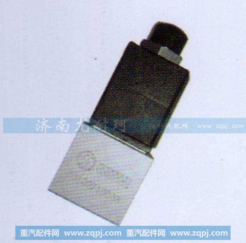 DZ9100071000008,德龙二位三通电磁阀,济南尤耐珂重汽配件销售中心