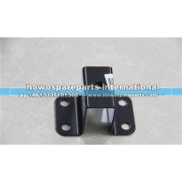 重汽豪沃TH7保险杠中下连接安装支架总成