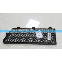 重汽豪沃TH7右下保险杠装饰网 WG1664249016