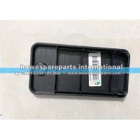 重汽豪沃TH7面罩开启手柄盖板WG1664239019