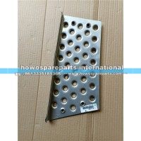 重汽豪沃TX  TH7右踏板防滑板WG1664245088