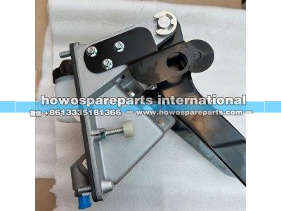 YZ952536000105,重汽豪沃MAX组合踏板总成,济南冠泽卡车配件营销中心