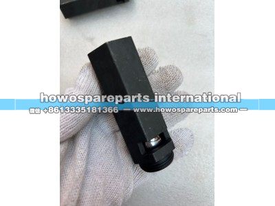 VG1500070097,重汽潍柴欧二发动机主油道限压阀总成,济南冠泽卡车配件营销中心